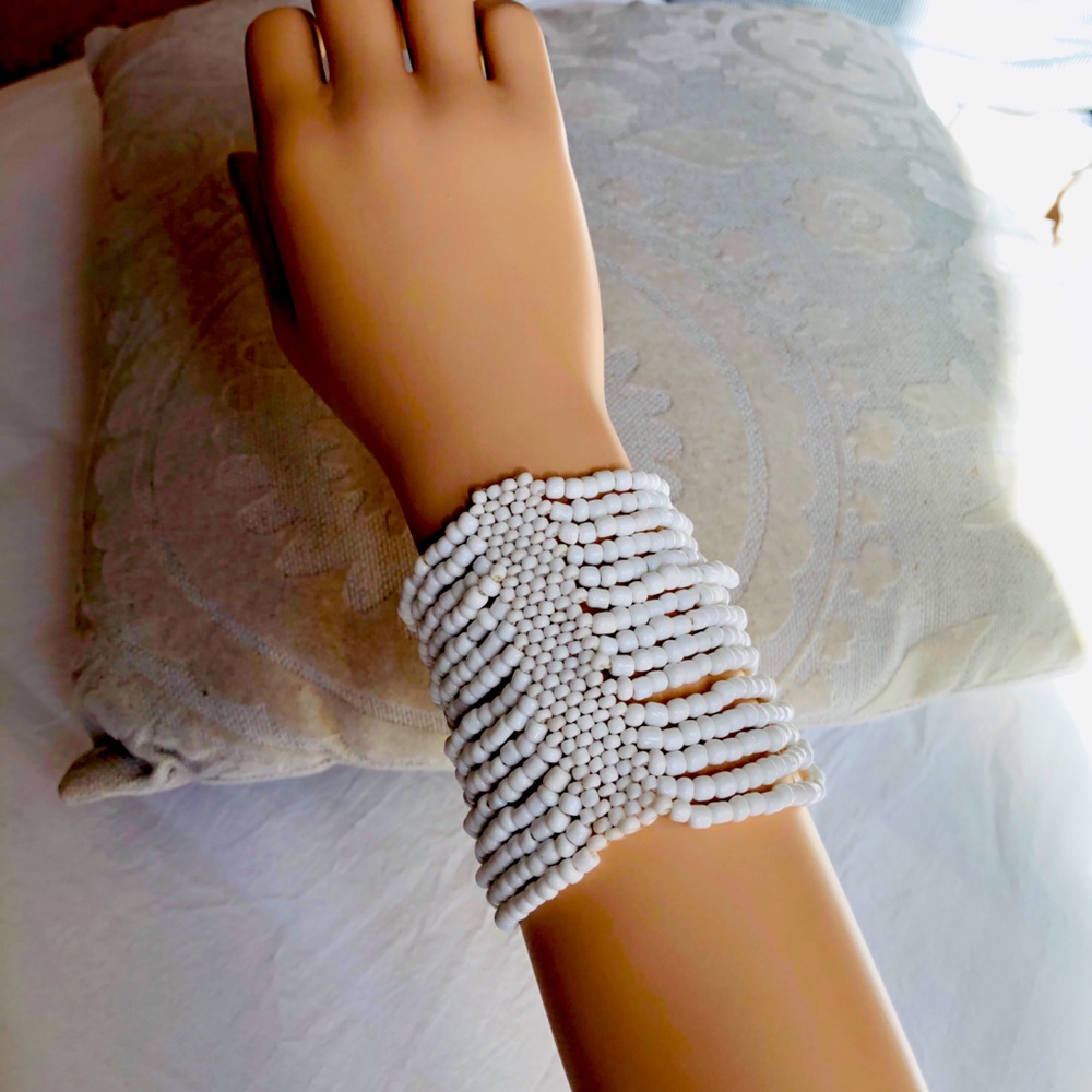 White stretchable Bracelet